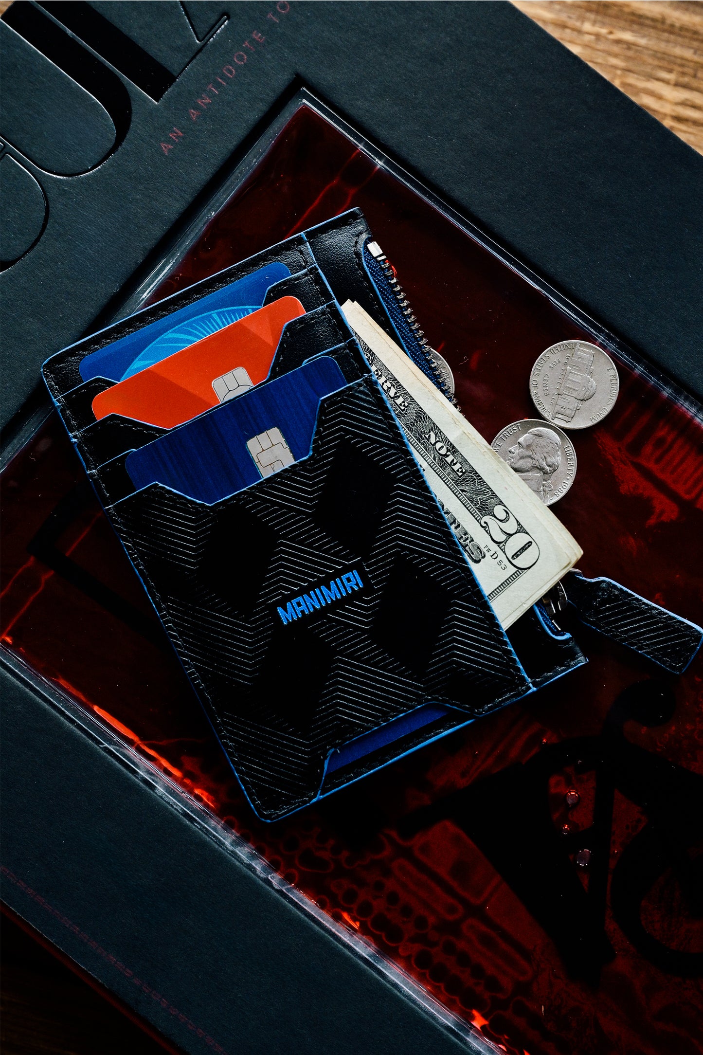 Black Atlas Zip Card Holder in Genuine Italian Leather
